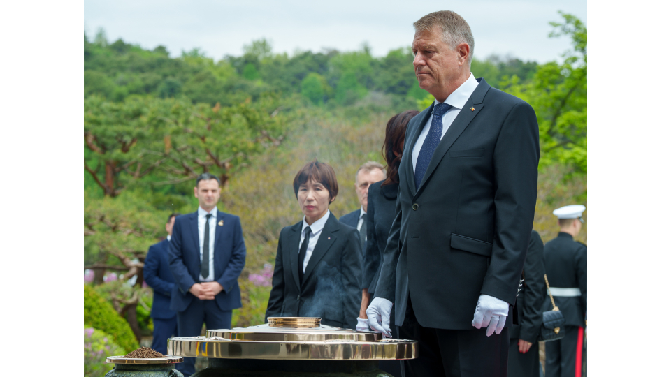 big ceremonie depunere coroana de flori seul national cemetery 7